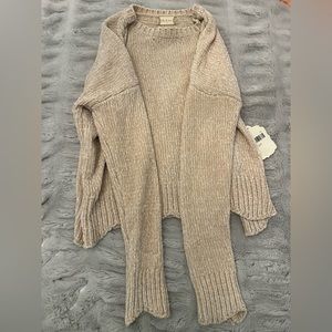 Crème Fuzzy Sweater
